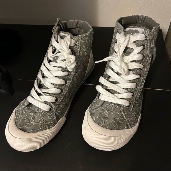 SOLD SOLD SOLD - Picture 2 of 5